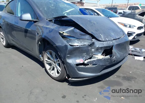 2023 Tesla Model Y z USA, uszkodzony, nr VIN 7SAYGDEE5PF865572